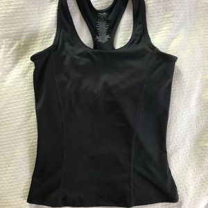 Black fitted workout tank top